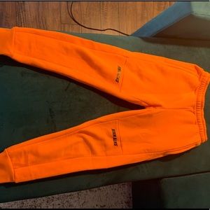 HMN ALIENS ORANGE SWEATS